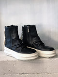 Dgnak Black back-laced high top